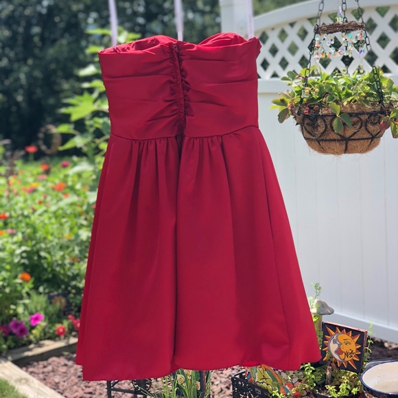 Red Satin Sweetheart Neckline Strapless Dress - Picture 3 of 7